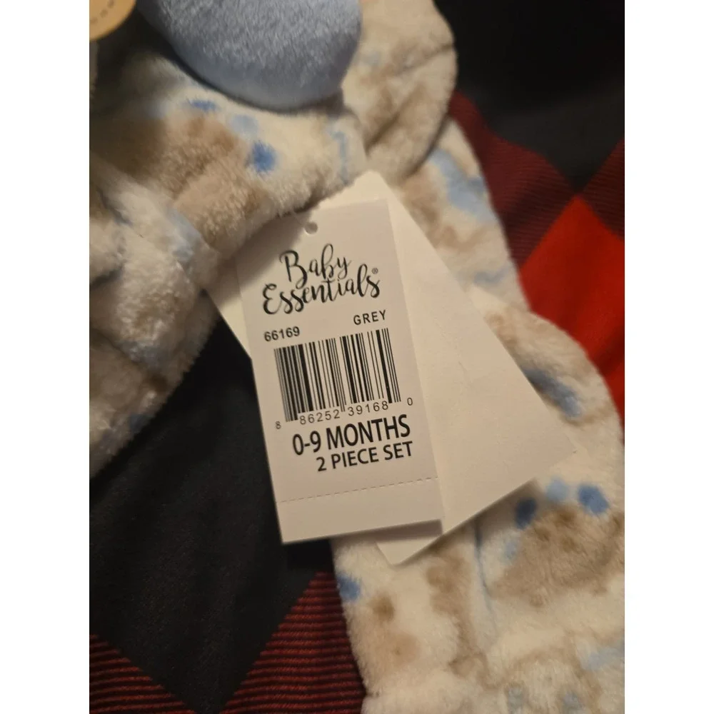 Baby Essentials Baby Boys Plush Robe With Snuggle Toy 0-9 Months